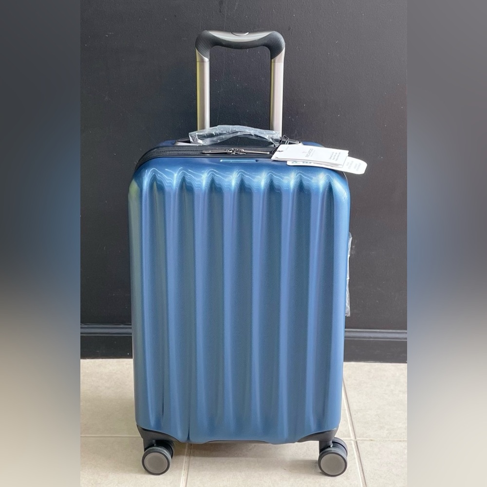 Ricardo Big Sur 22" Hardside Carry-On Luggage Spinner with Packing Cube